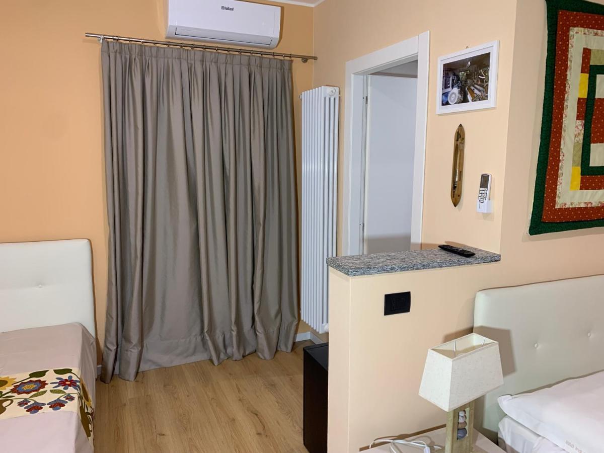 Bed & Breakfast Indi Thelar Villa Guardia Buitenkant foto